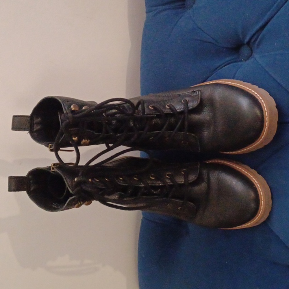 Woman Boots 8M /39